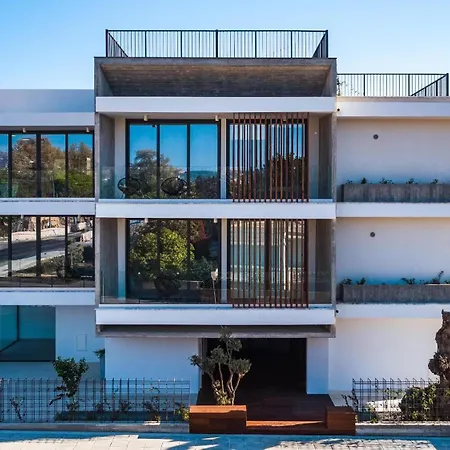 Avenue 102 1 Bed דירה *